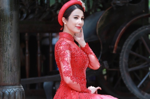 Diep Lam Anh chuan bi 10 bo ao dai khi dong Kieu Nguyet Nga hinh anh