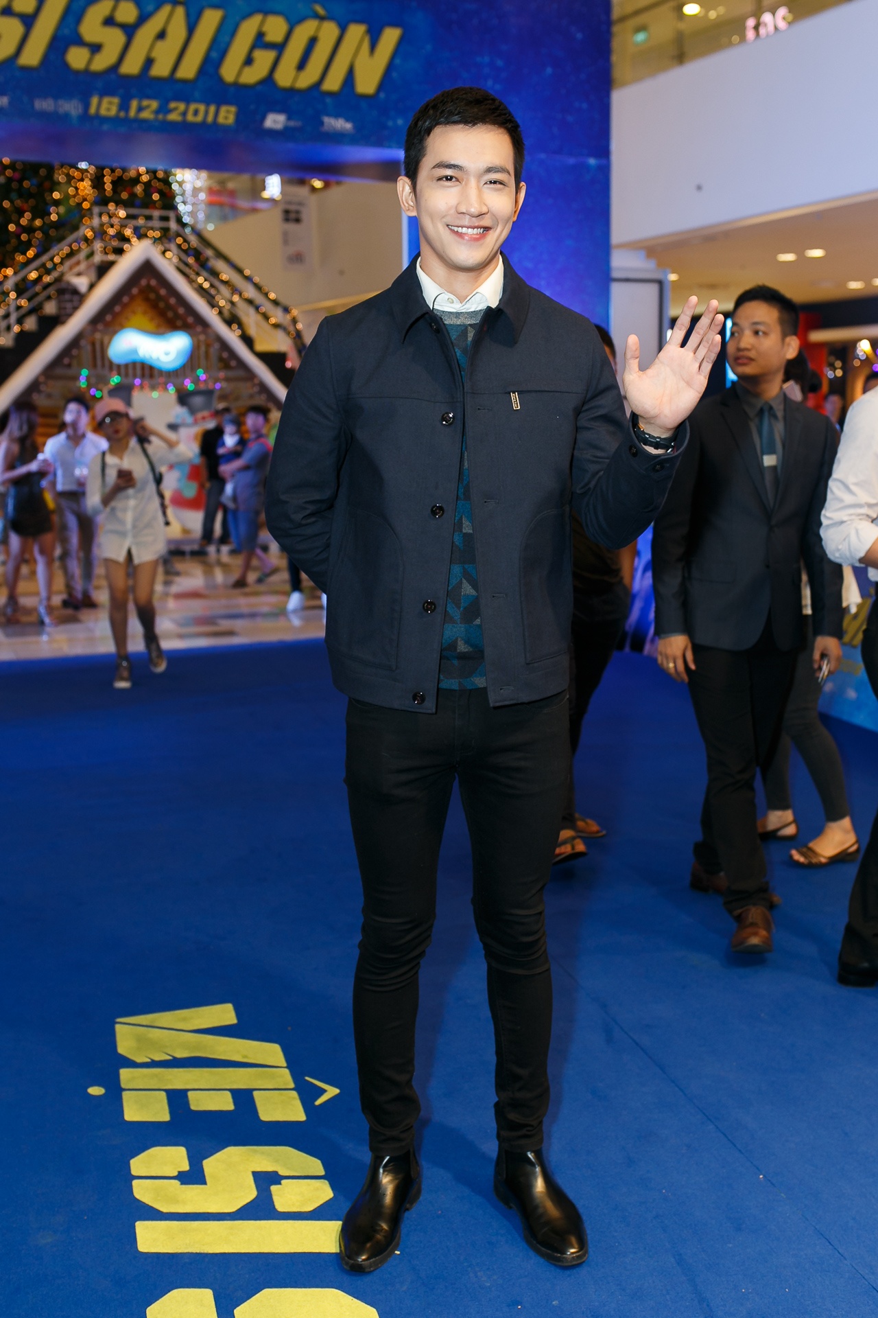 Sao Viet di xem phim cua Kim Ly anh 10