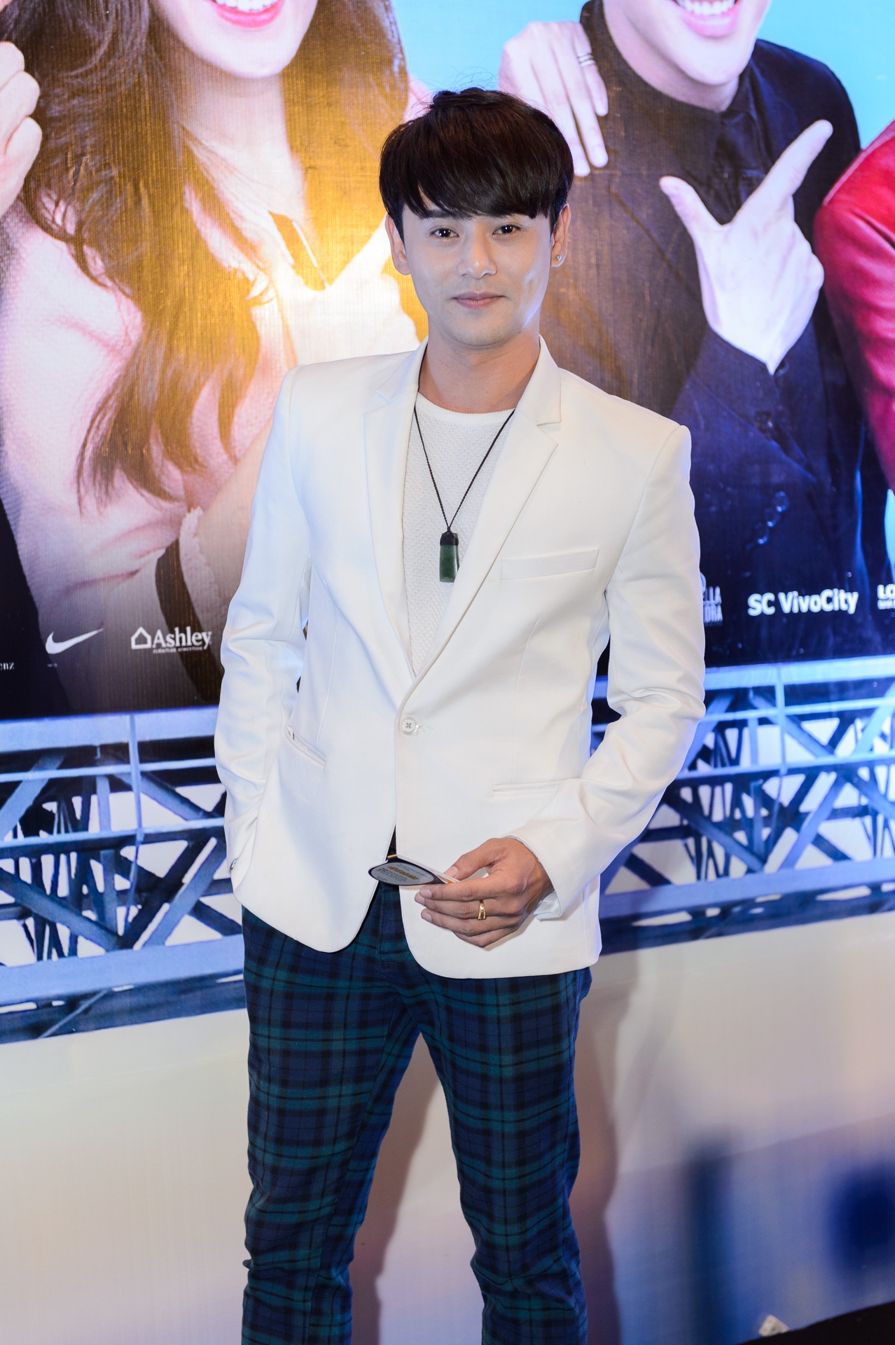 Sao Viet di xem phim cua Kim Ly anh 11