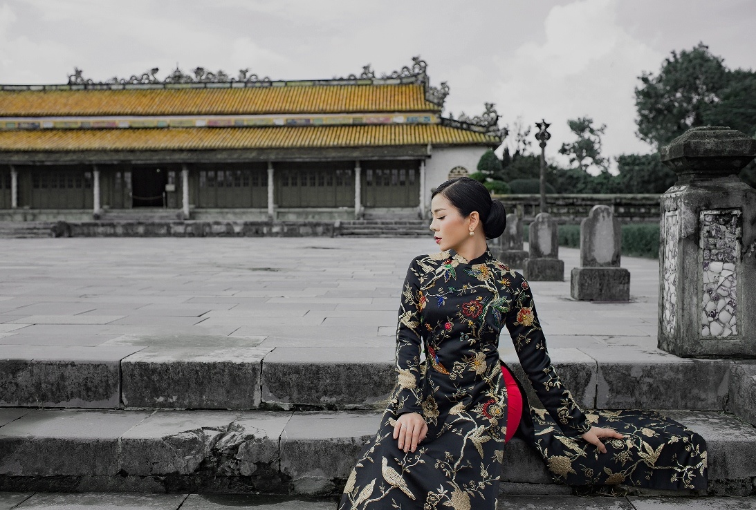 Le Quyen ra Hue chup anh cho Album moi anh 2