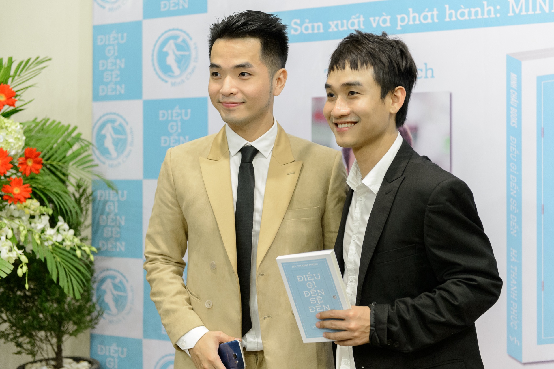 Ha Thanh Phuc ra sach Dieu gi den se den anh 5