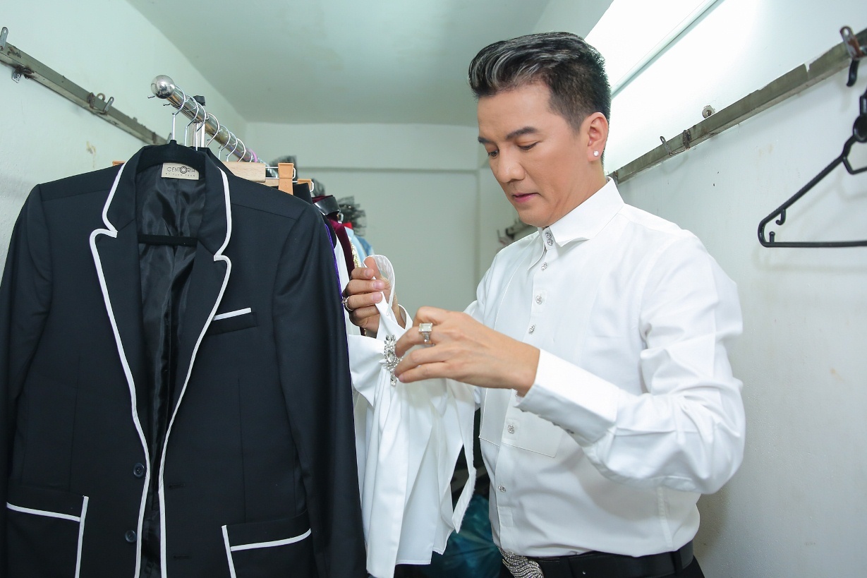 Hau truong live show Dam Vinh Hung anh 5