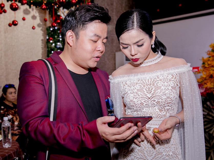 Lệ Quyên thân thiết với Quang Lê ở sự kiện ảnh 3 Le Quyen than thiet voi Quang Le o su kien anh 3