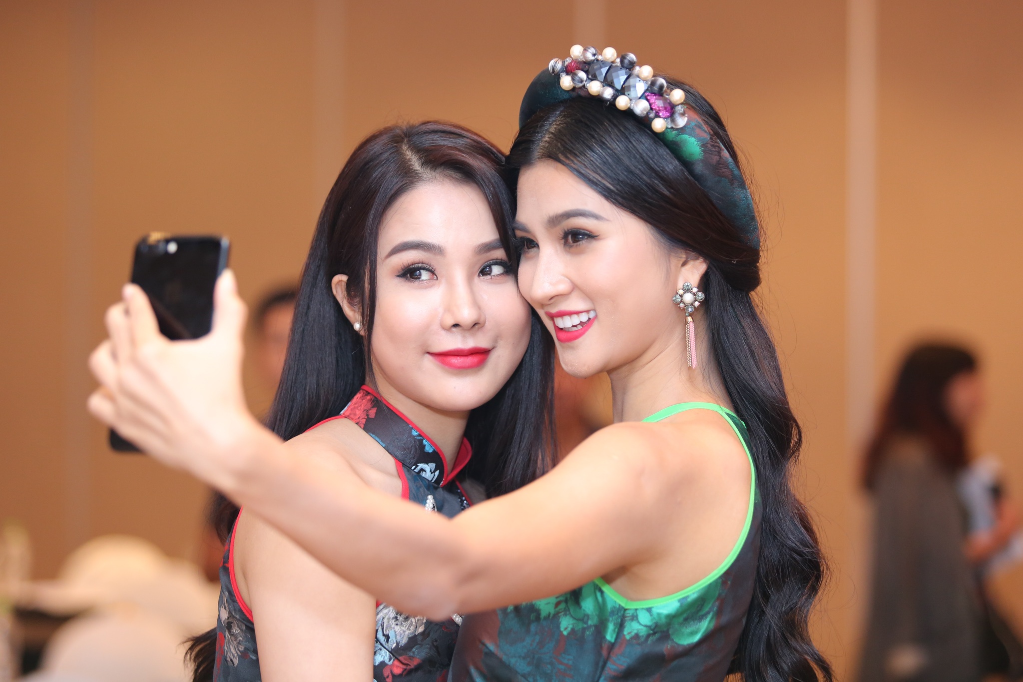 Diệp Lâm Anh mặt cứng đờ ảnh 3 Diep Lam Anh mat cung do anh 3