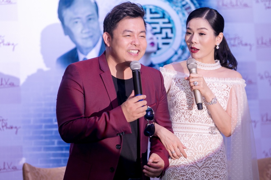 Lệ Quyên thân thiết với Quang Lê ở sự kiện ảnh 8 Le Quyen than thiet voi Quang Le o su kien anh 8
