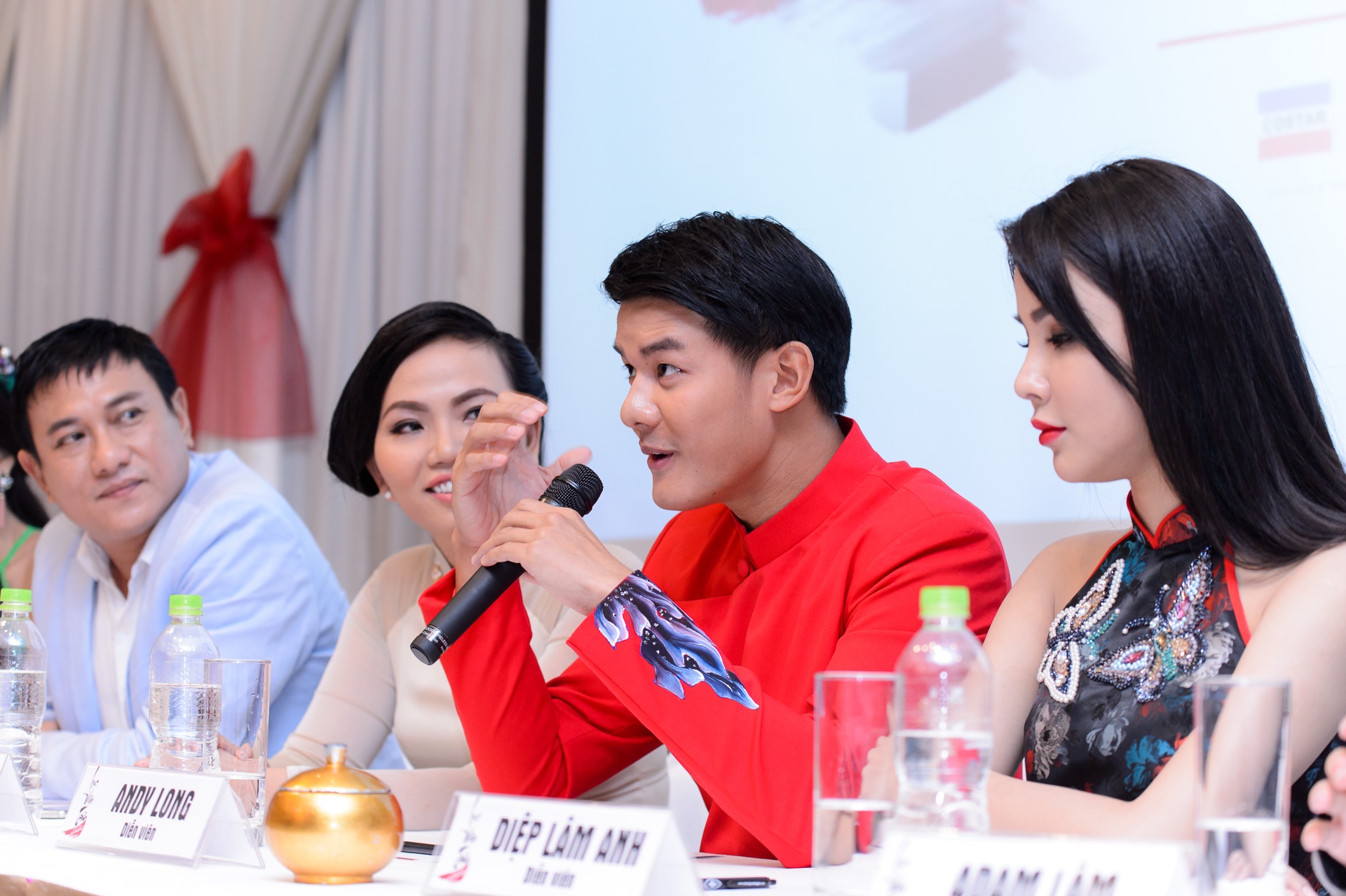 Diệp Lâm Anh mặt cứng đờ ảnh 9 Diep Lam Anh mat cung do anh 9