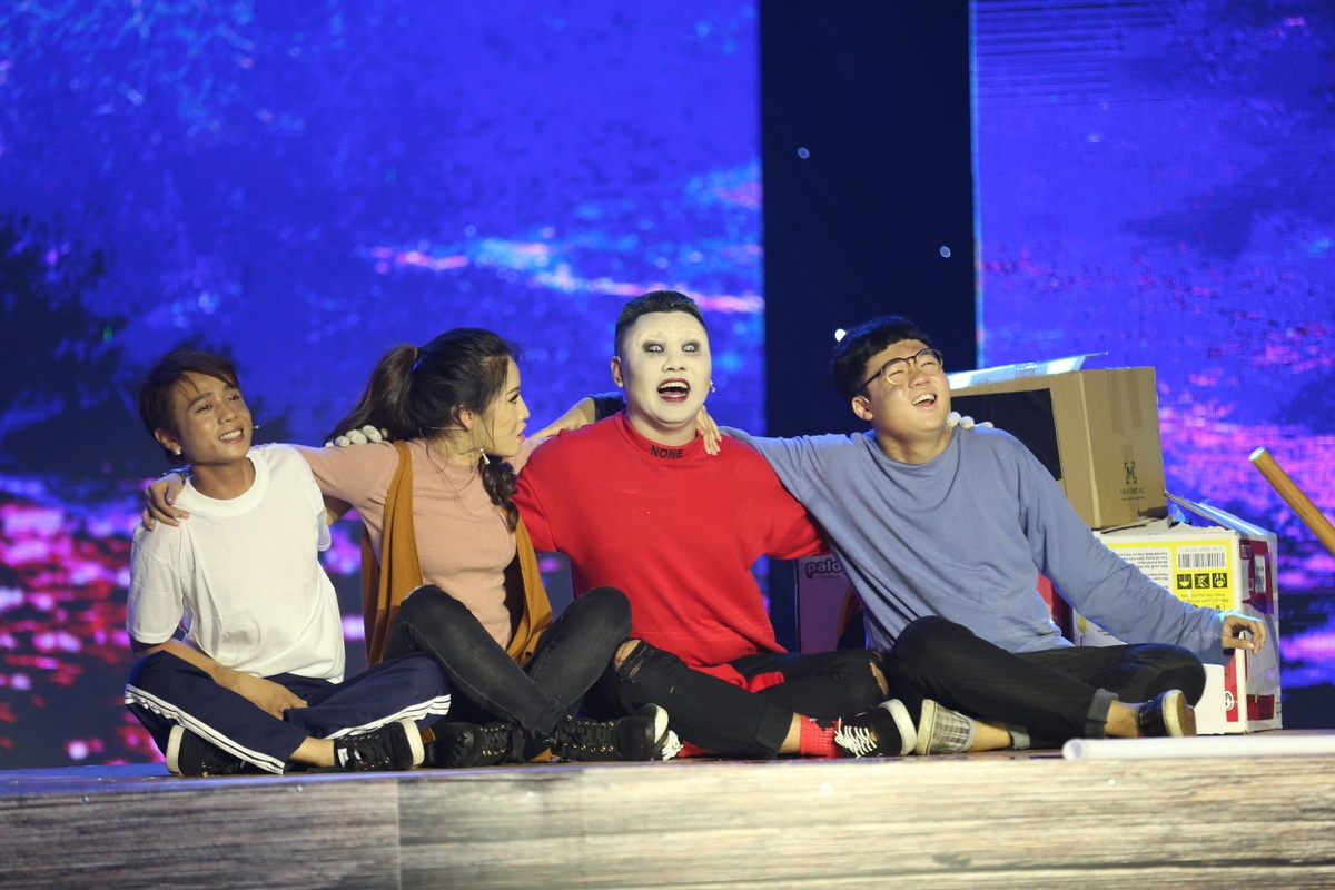 Puka khien hai dao dien nhan xet mau thuan anh 2