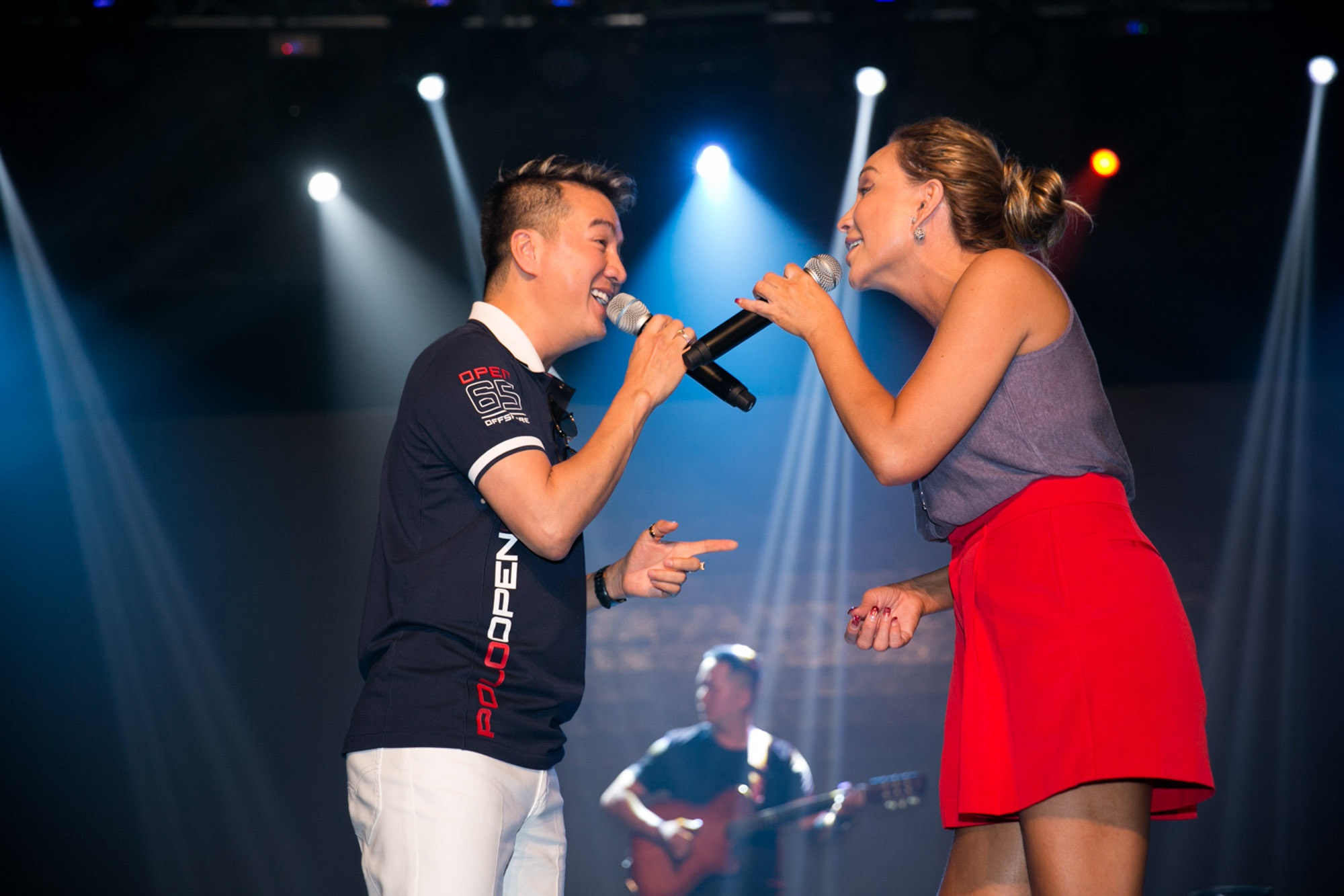 Đàm Vĩnh Hưng nắm tay, lựa đồ cho Thanh Hà ảnh 6 Dam Vinh Hung nam tay, lua do cho Thanh Ha anh 6