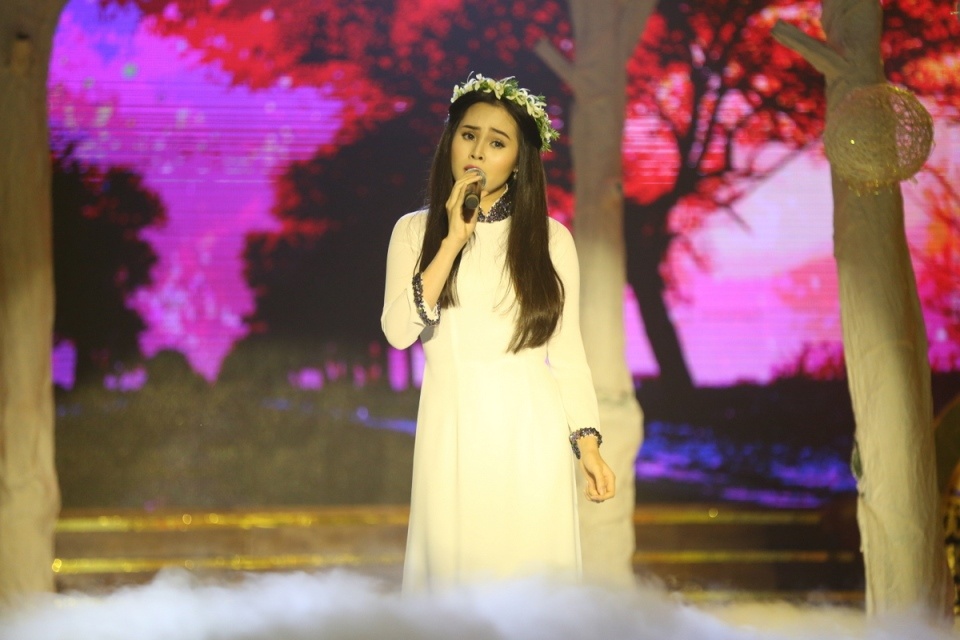 Quynh Nhu tiep tuc dan dau Solo cung Bolero anh 4