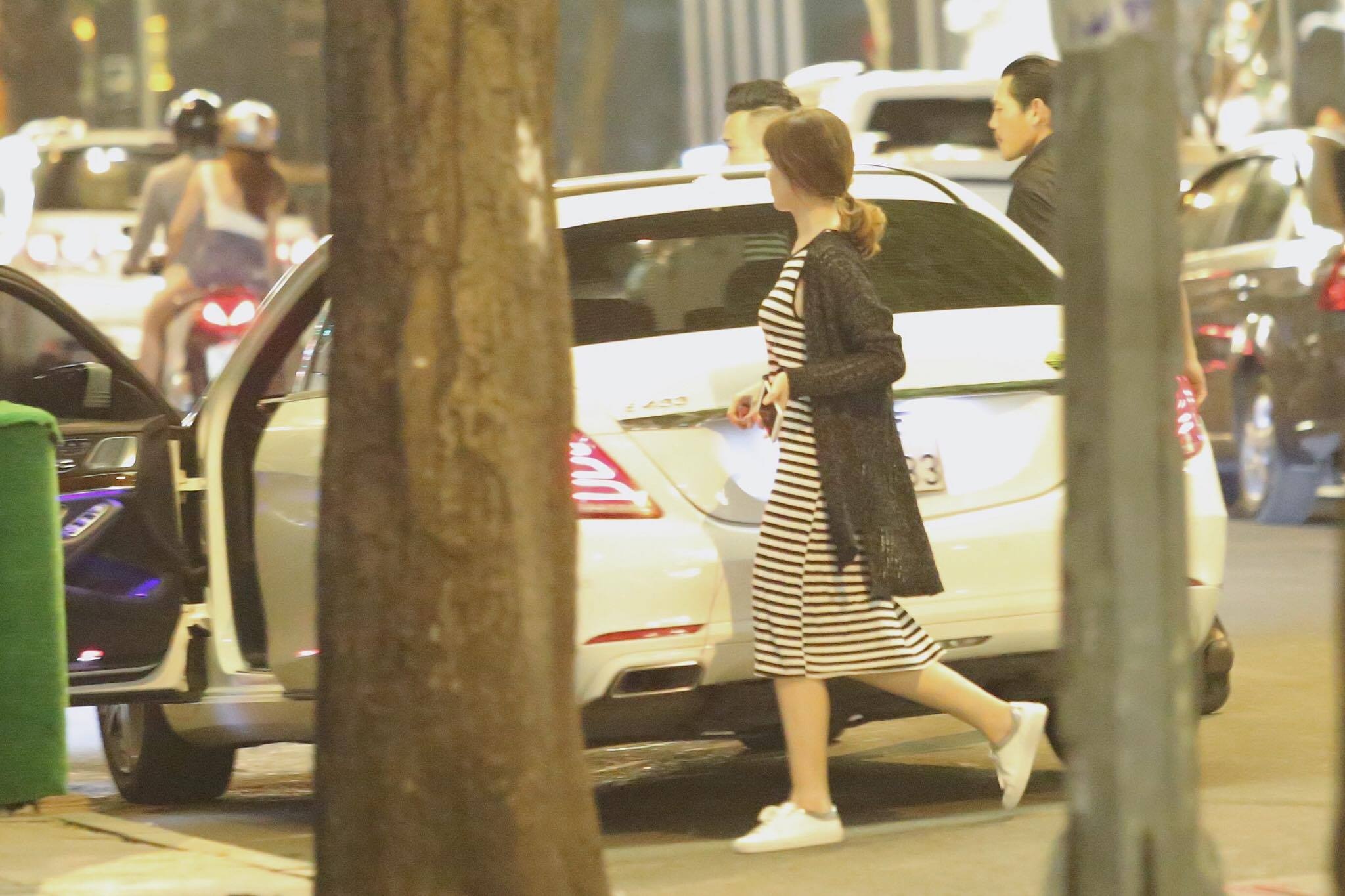 Tran Thanh dua vo di an khuya anh 4