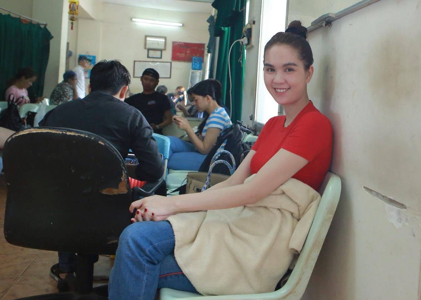 Ngoc Trinh trum khan len san khau tap kich anh 6