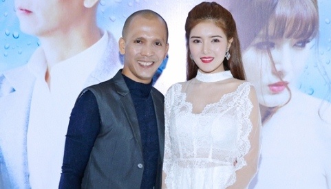 Anh cu di di qua tieng ken Saxophone cua Minh Tam Bui hinh anh