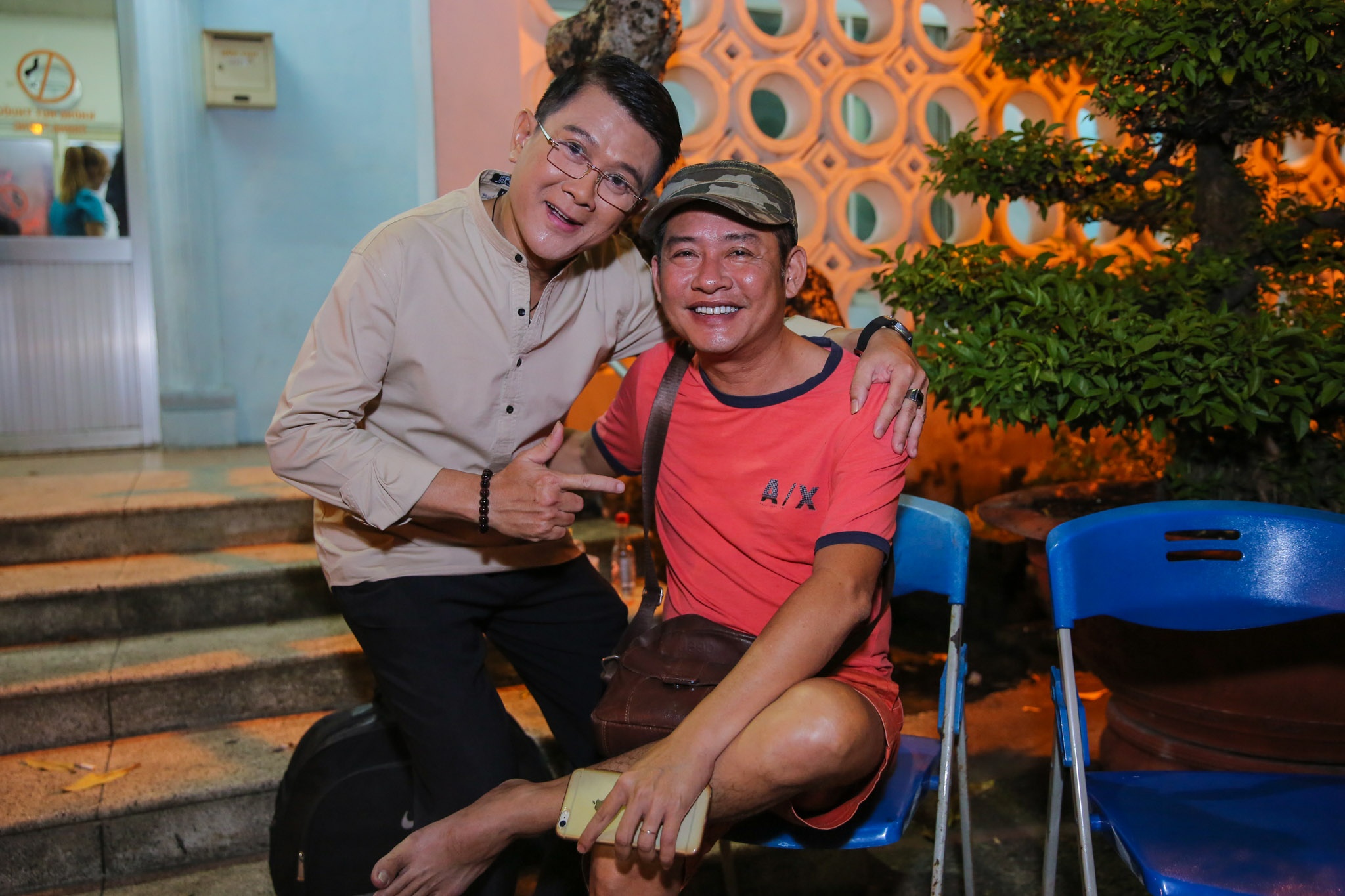 Ngọc Trinh diện đầm hai dây đi diễn hài ảnh 10 Ngoc Trinh dien dam hai day di dien hai anh 10