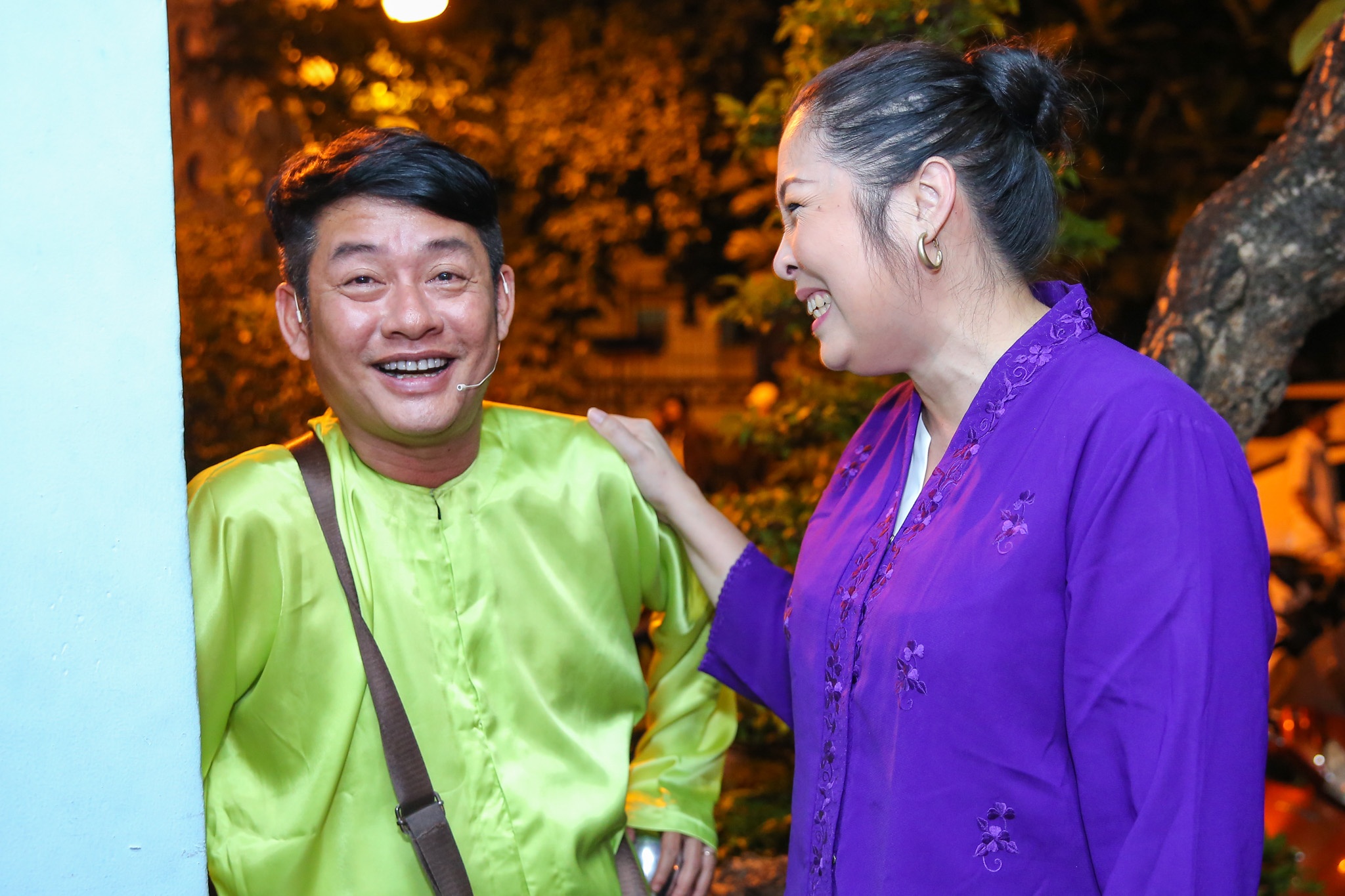 Ngọc Trinh diện đầm hai dây đi diễn hài ảnh 9 Ngoc Trinh dien dam hai day di dien hai anh 9