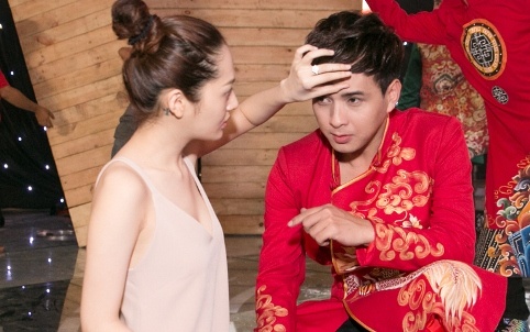 Bao Anh cham soc Ho Quang Hieu trong hau truong hinh anh