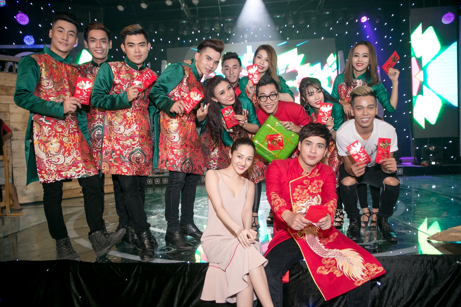 Bảo Anh chăm sóc Hồ Quang Hiếu trong hậu trường ảnh 4 Bao Anh cham soc Ho Quang Hieu trong hau truong anh 4