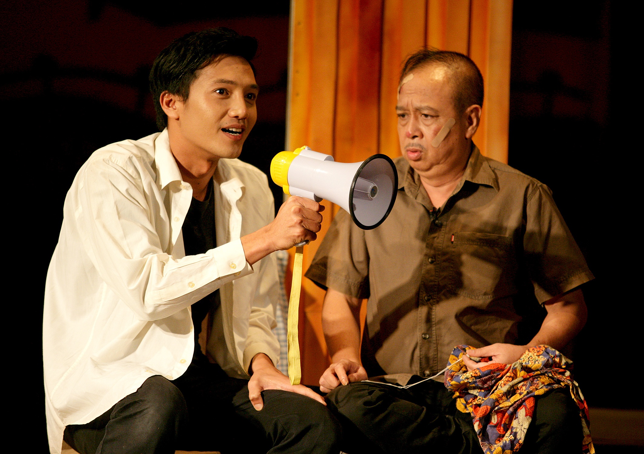 Khoc cuoi voi kich Tet Hon anh xac em anh 1