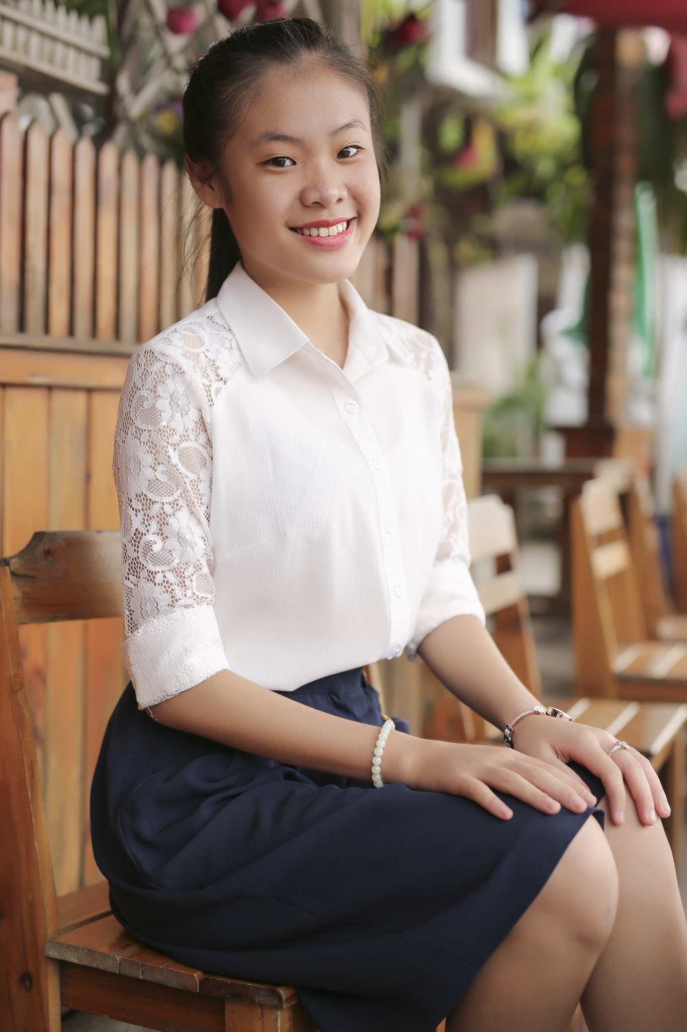 Cô bé 14 tuổi hát Bolero khiến giám khảo xúc động ảnh 1 Co be 14 tuoi hat Bolero khien giam khao xuc dong anh 1