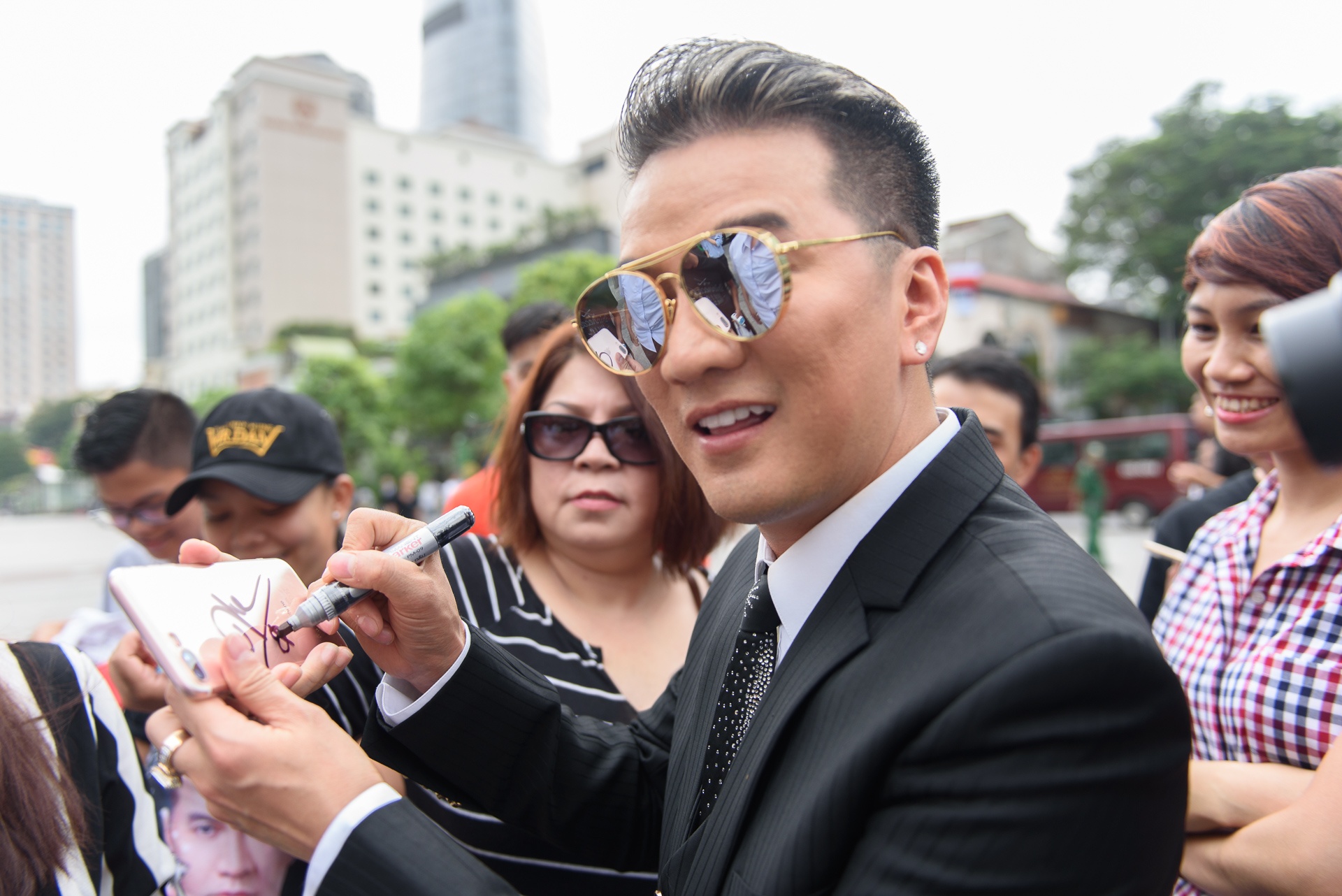 Cuong Do la va Ha Ho cung tham gia MV cua Mr. Dam anh 8