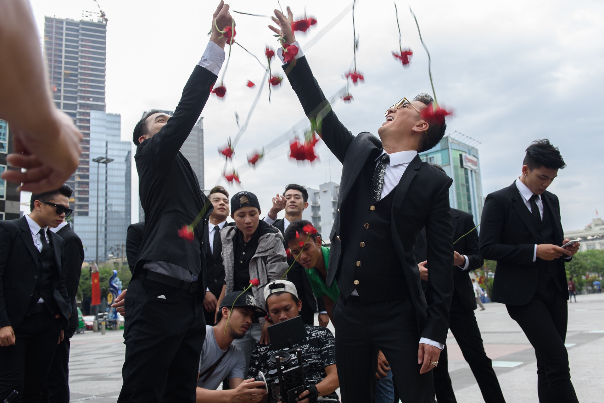 Cuong Do la va Ha Ho cung tham gia MV cua Mr. Dam anh 10