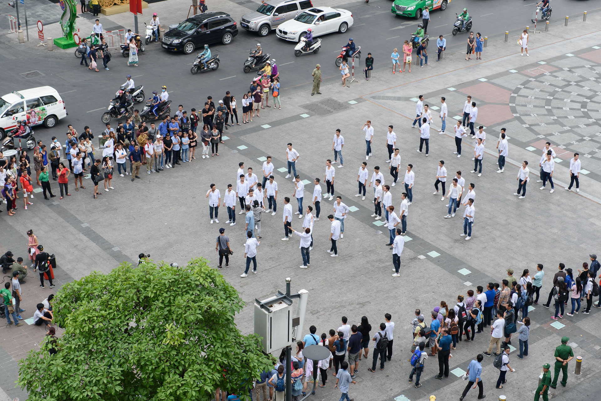 Cuong Do la va Ha Ho cung tham gia MV cua Mr. Dam anh 12