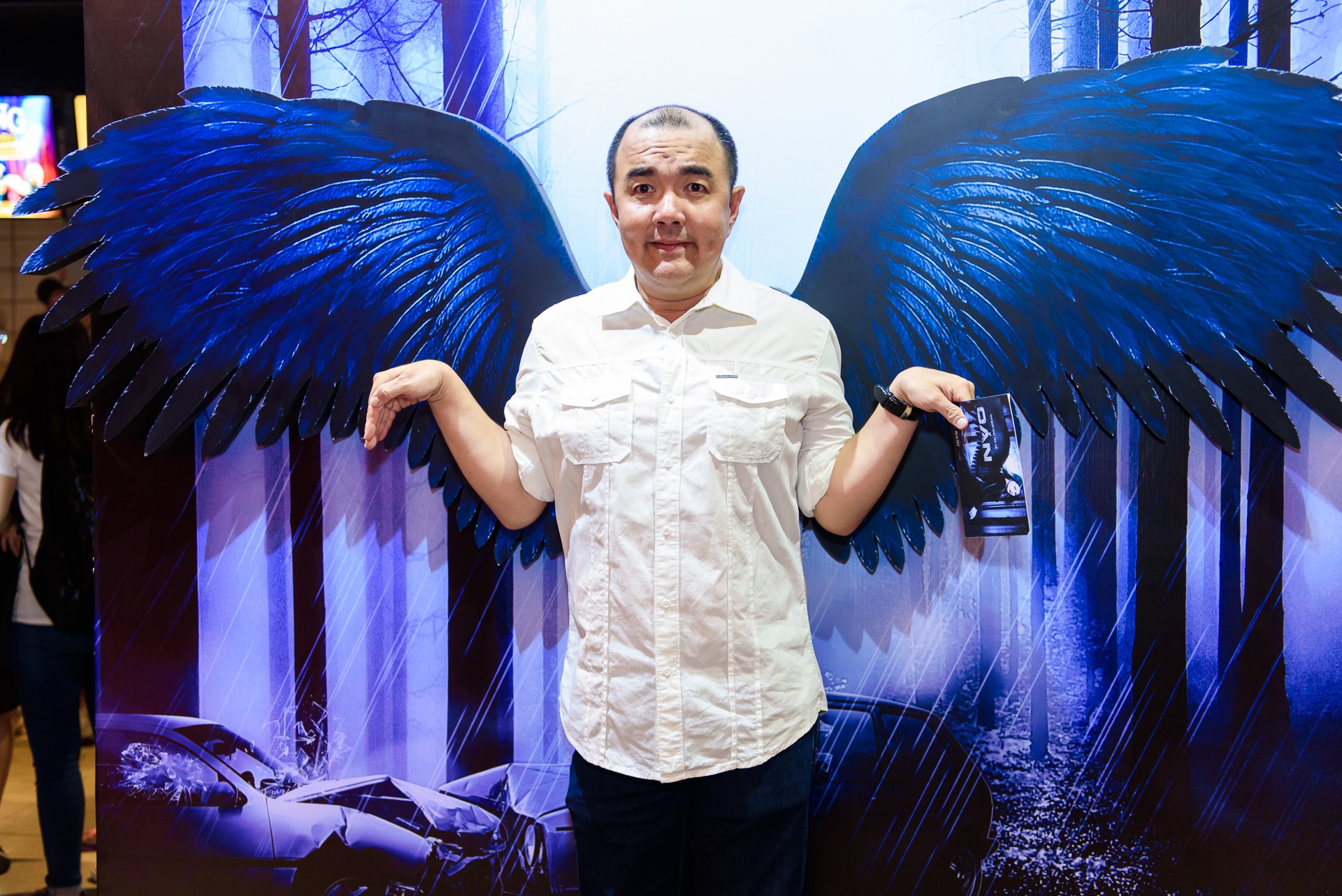 Kieu Minh Tuan va Cat Phuong tinh cam di xem phim anh 10