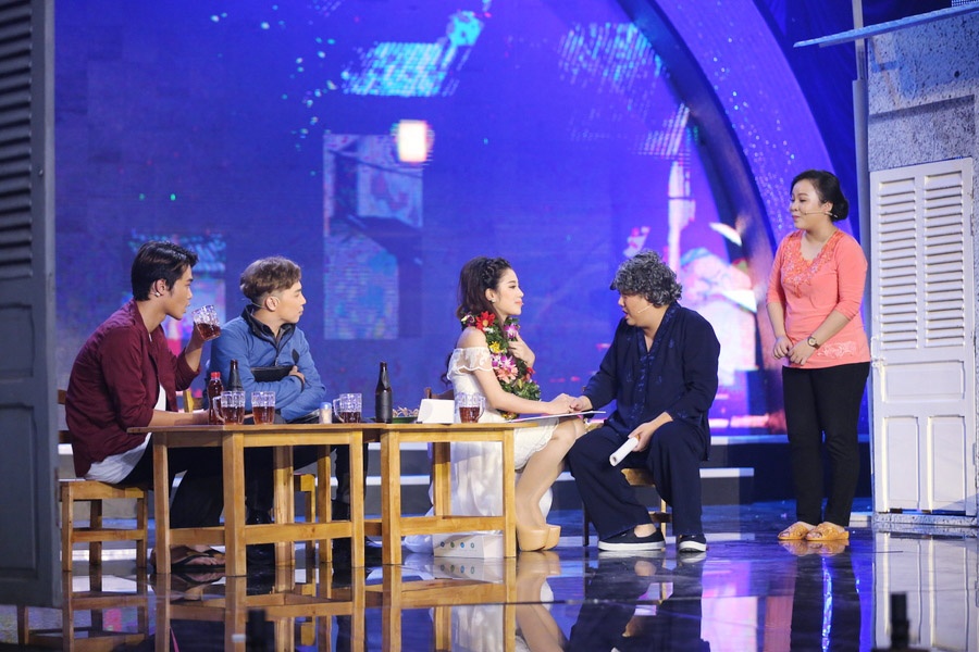 Con gai Kim Tu Long ke chuyen tinh buon anh 4