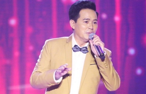 Dao Duy Khanh nhan con mua loi khen cua khan gia hinh anh