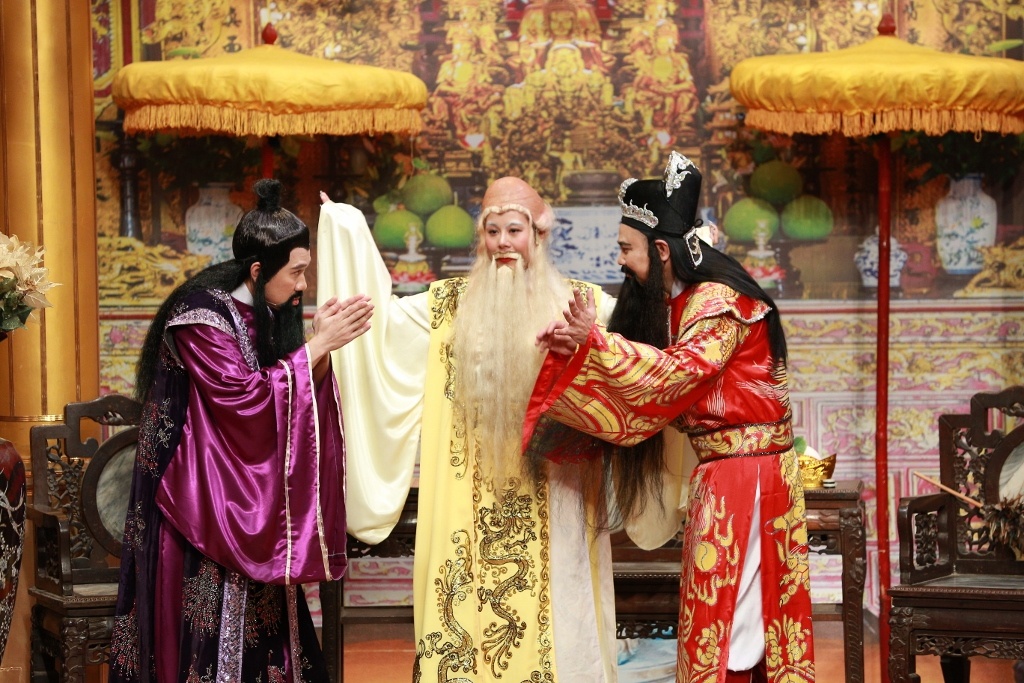 Truc Nhan lo goi Hoai Linh la thang anh 4