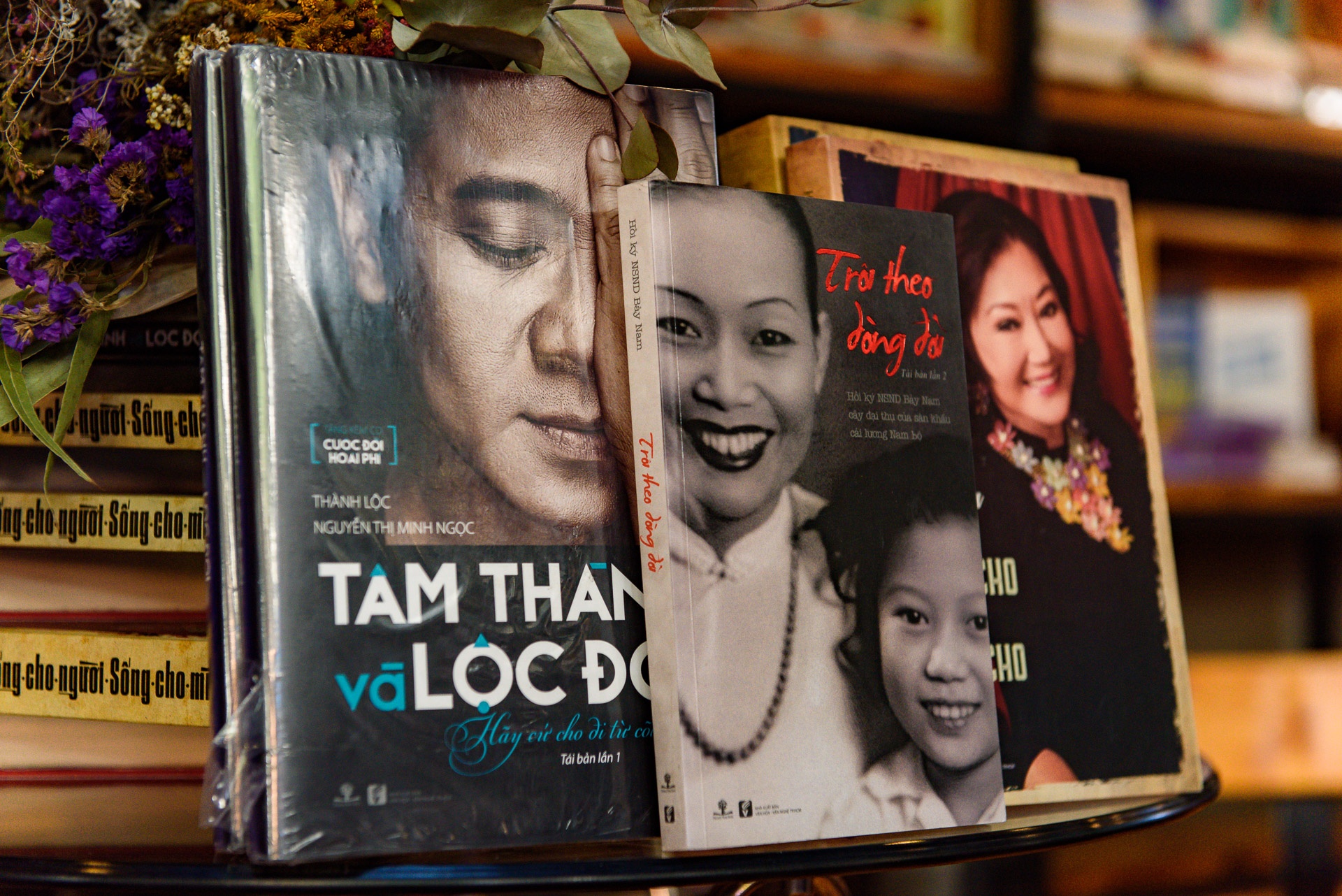 khan gia ngoi kin duong sach giao luu voi nghe si anh 10