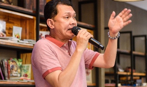 NSUT Huu Chau: 'Xem the gioi dong vat con hon xem game show' hinh anh