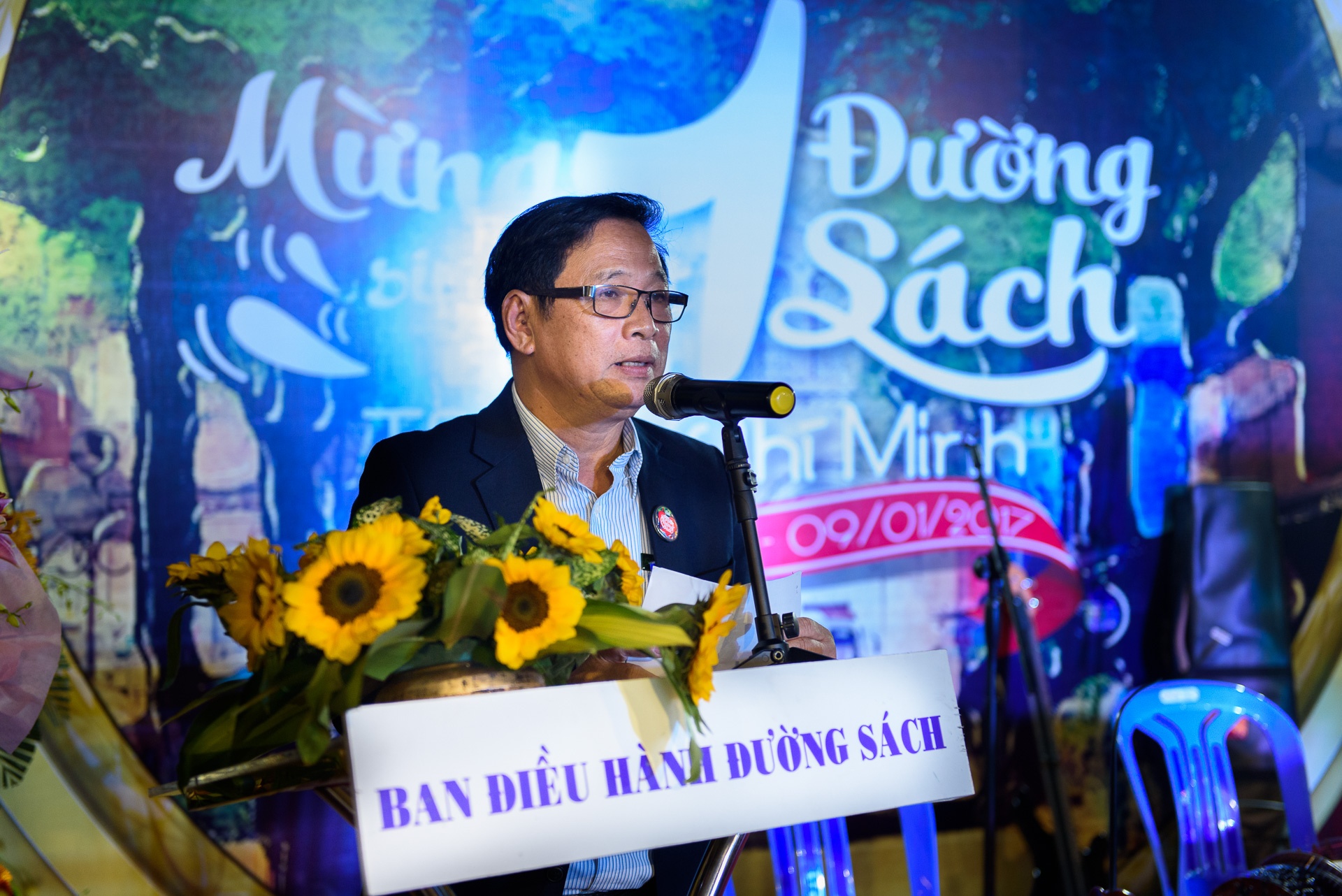 Duong sach TP.HCM sinh nhat mot tuoi anh 3