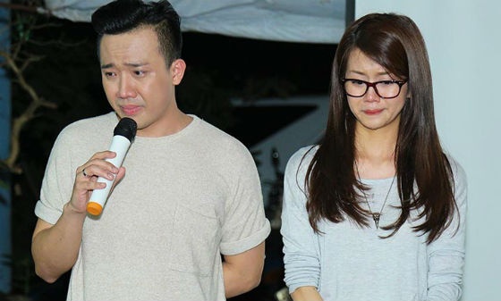 Tran Thanh khoc khi gap nghe si gia o vien duong lao hinh anh