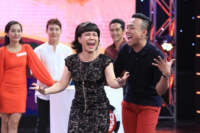 Game show hai choc cuoi bang chuyen doi tu anh 1
