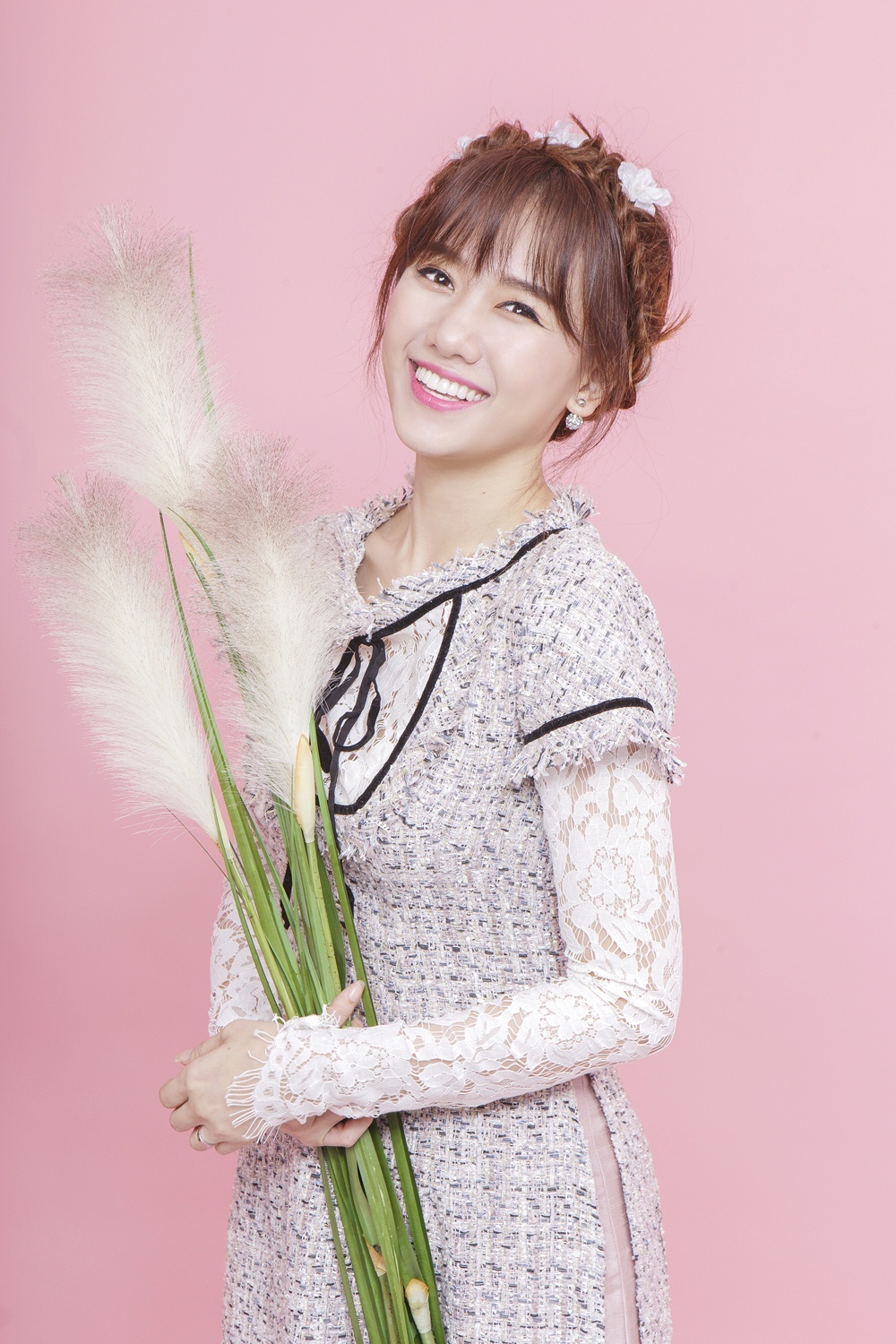 Hari Won mac ao dai don xuan anh 1