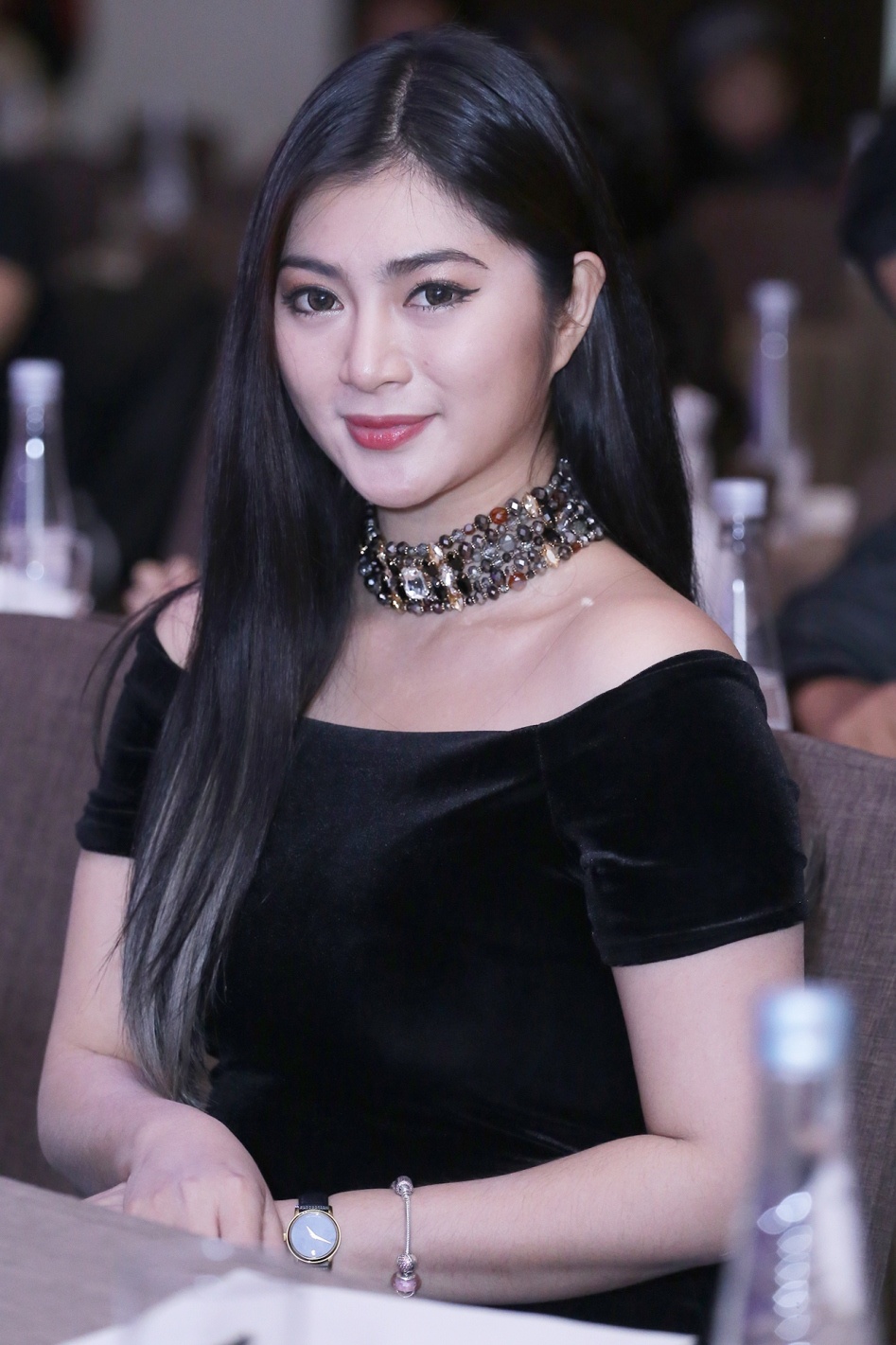 Thanh Truc lo voc dang tron tria anh 2