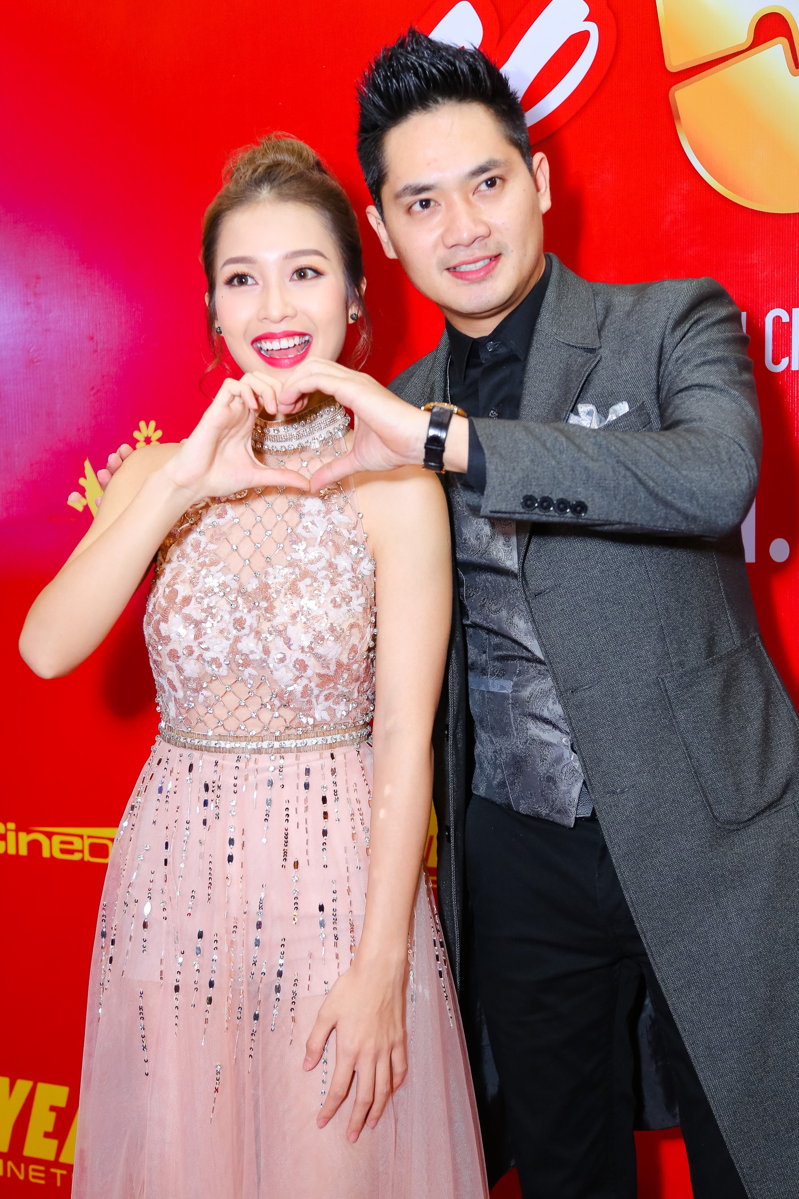 Minh Luân tình tứ bên Khả Ngân ở họp báo ảnh 4 Minh Luan tinh tu ben Kha Ngan o hop bao anh 4