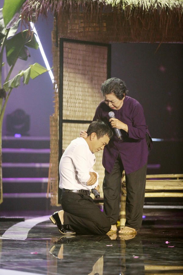 Con trai Siu Black boi roi tren san khau anh 7