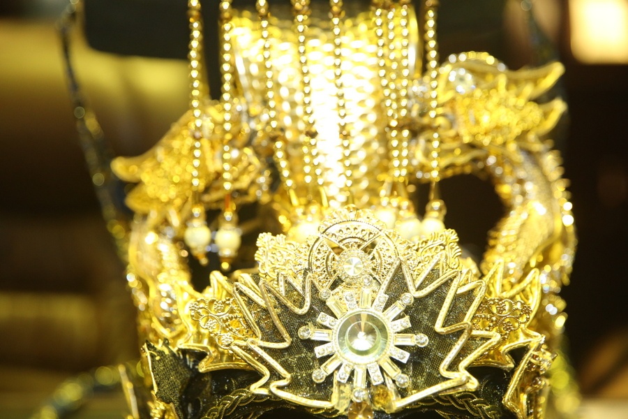 Hoai Linh mac trang phuc nang hon 10kg anh 2