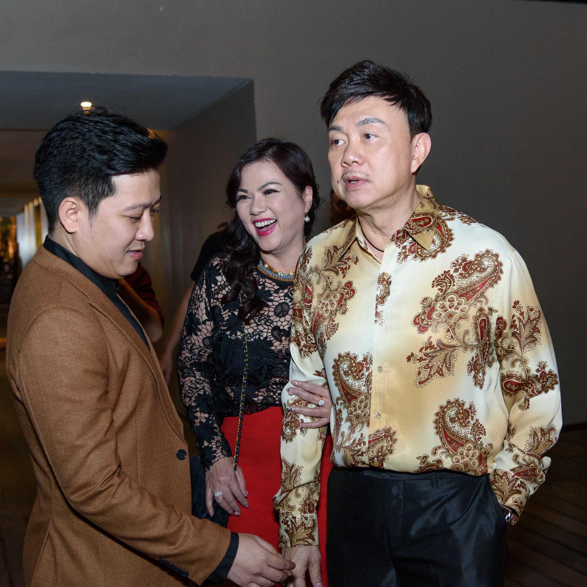 Chi Tai dua vo di tiec Truong Giang anh 1