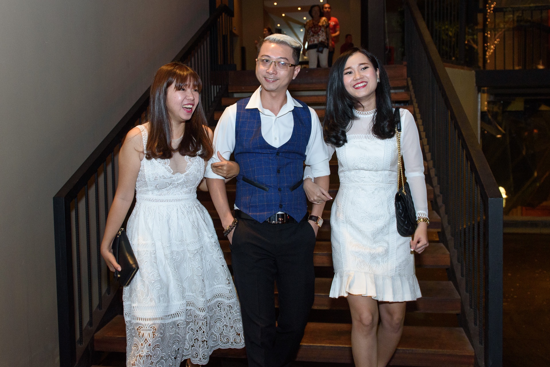 Chi Tai dua vo di tiec Truong Giang anh 6