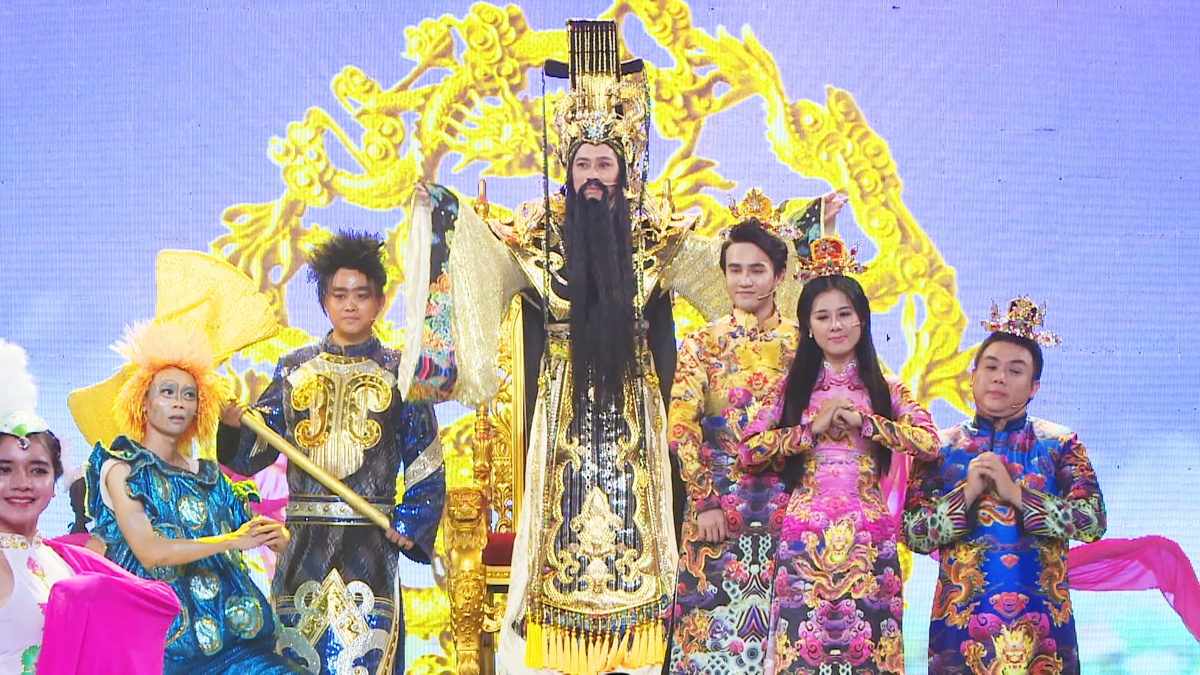 Hoai Linh deo mat na nhan 92 ty dong anh 1