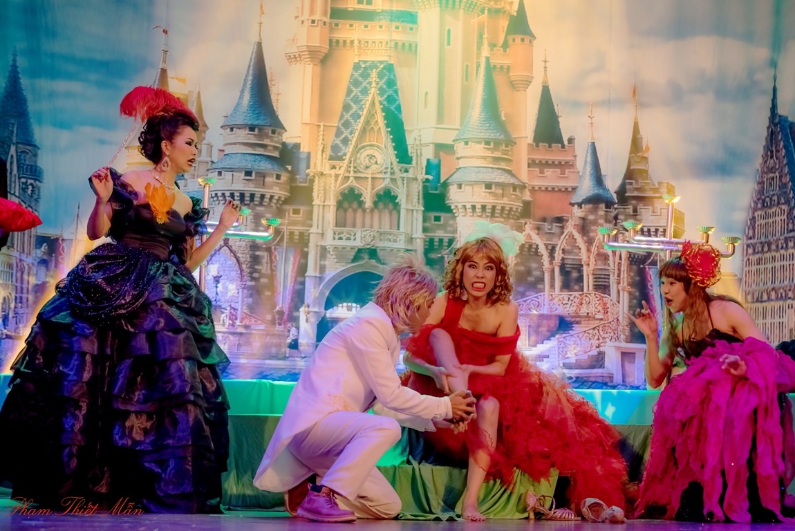 Trinh Kim Chi dau tu 200 trieu dung kich Tet anh 1