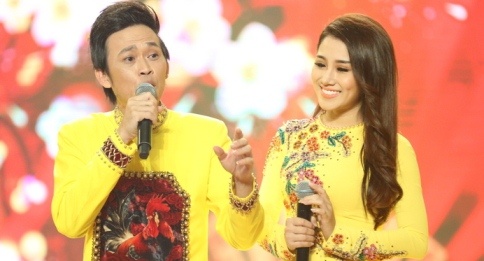 Hoai Linh hat Bolero cung To My, Thu Hang hinh anh