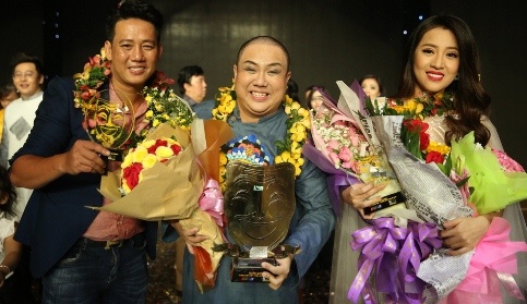 Gia Bao dang quang Cuoi xuyen Viet phien ban nghe si hinh anh