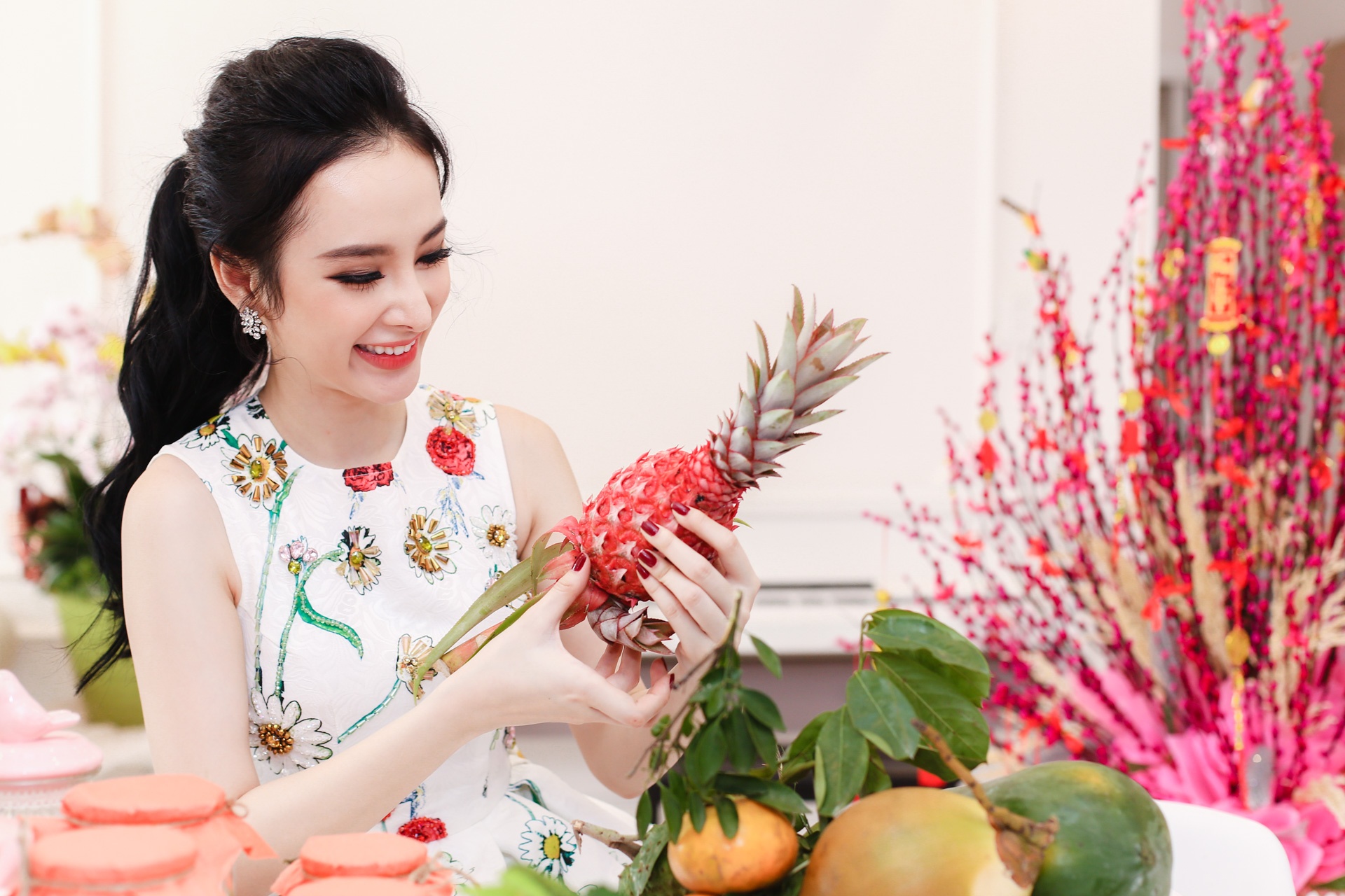 Angela Phuong Trinh don Tet o nha moi anh 4