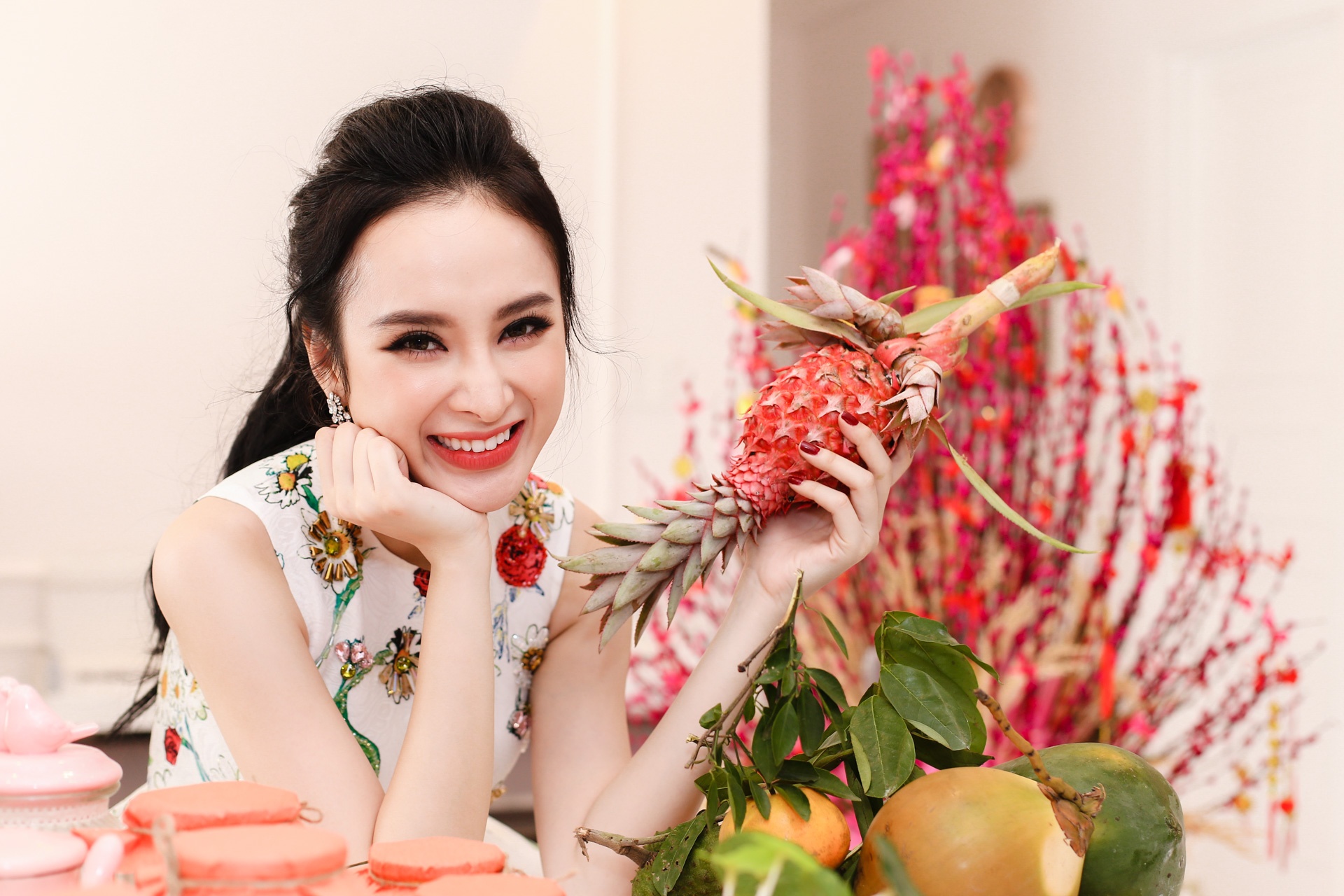 Angela Phuong Trinh don Tet o nha moi anh 5