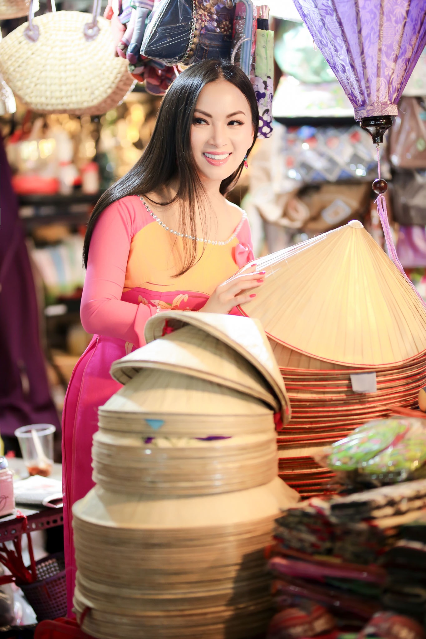 Ha Phuong ve Viet Nam don Tet cung ba me anh 6