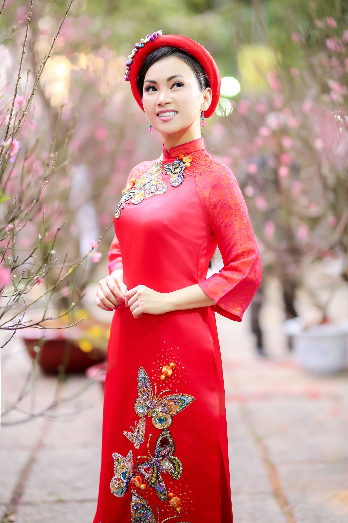 Ha Phuong ve Viet Nam don Tet cung ba me anh 7