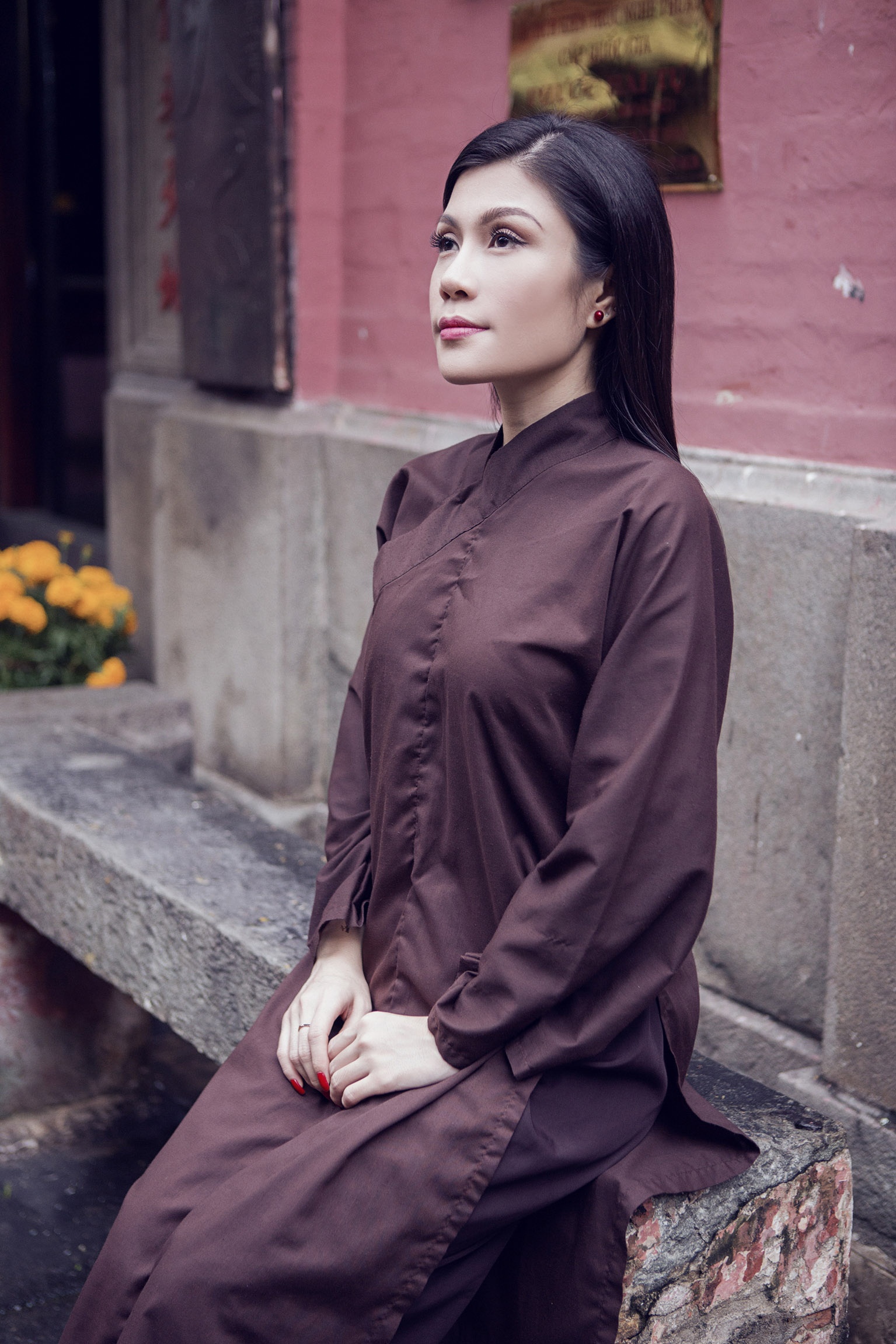 Quang Hà và Uyên Trang đi lễ chùa ảnh 8 Quang Ha va Uyen Trang di le chua anh 8